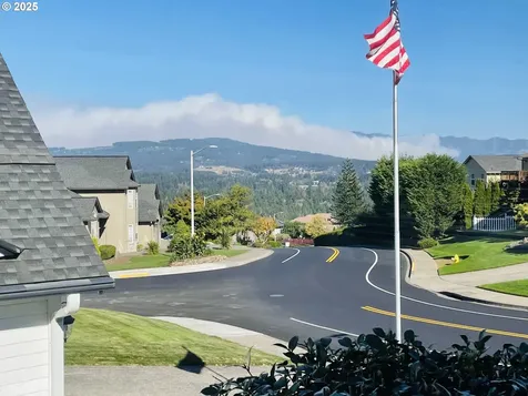 3933 NW Sierra Drive Camas WA 98607