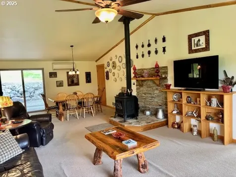 161 Whitney Court Umpqua OR 97486