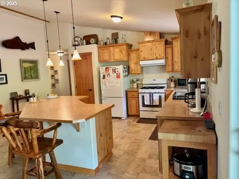 161 Whitney Court Umpqua OR 97486