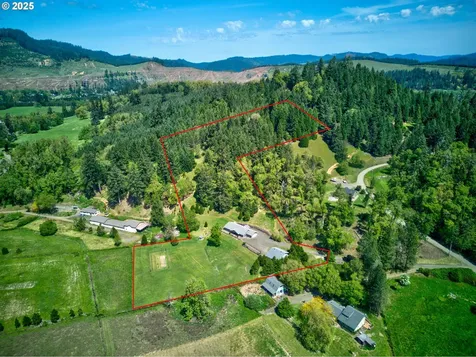 161 Whitney Court Umpqua OR 97486