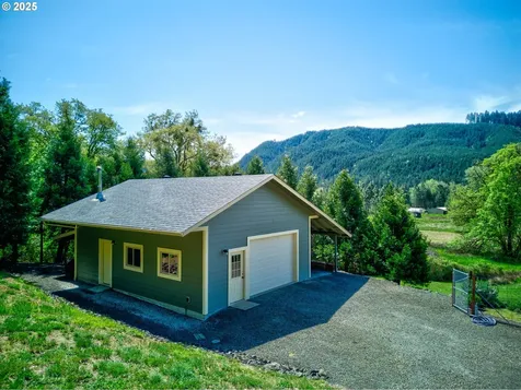 161 Whitney Court Umpqua OR 97486