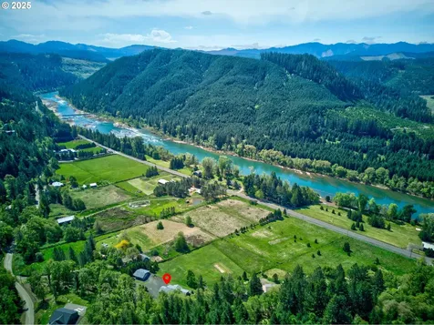 161 Whitney Court Umpqua OR 97486