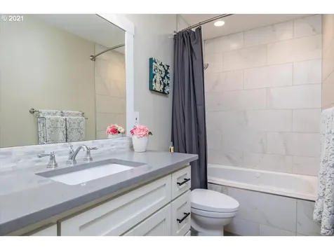 4412 SW Shattuck Road Portland OR 97221