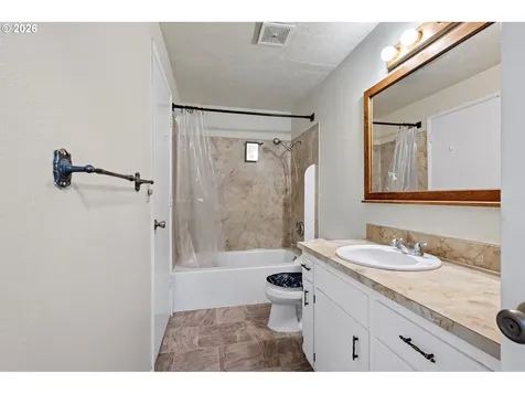1760 Bryant Avenue Cottage Grove OR 97424