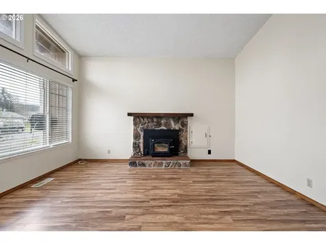 1760 Bryant Avenue Cottage Grove OR 97424