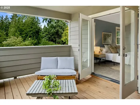 7491 SW 48th Avenue Portland OR 97219