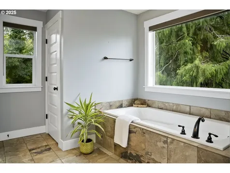 7491 SW 48th Avenue Portland OR 97219