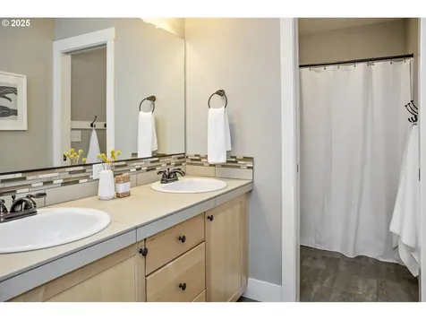 7491 SW 48th Avenue Portland OR 97219