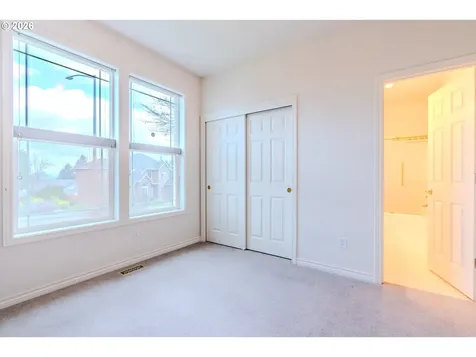 16442 SE High Meadow Loop Portland OR 97236