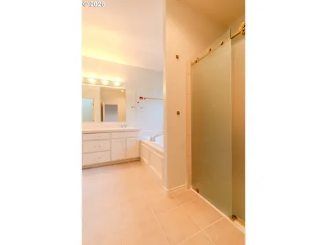 16442 SE High Meadow Loop Portland OR 97236