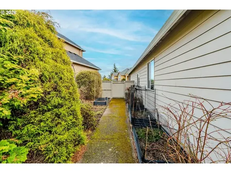 16442 SE High Meadow Loop Portland OR 97236