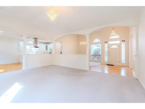 16442 SE High Meadow Loop Portland OR 97236