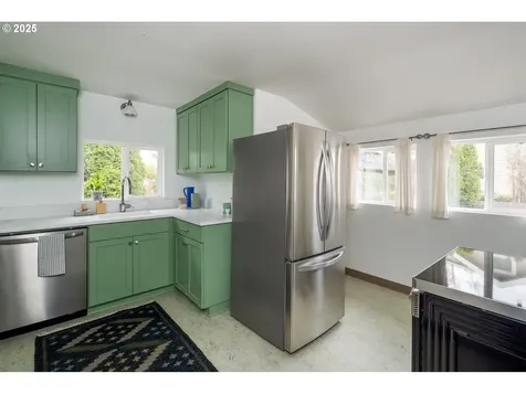 1225 NE Webster Street Portland OR 97211