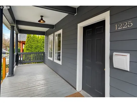 1225 NE Webster Street Portland OR 97211