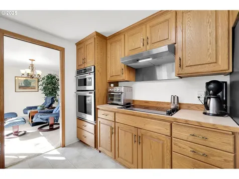 1925 Coventry Way Eugene OR 97405