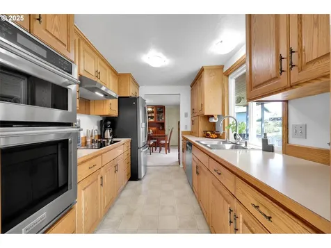 1925 Coventry Way Eugene OR 97405