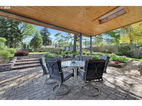 1925 Coventry Way Eugene OR 97405