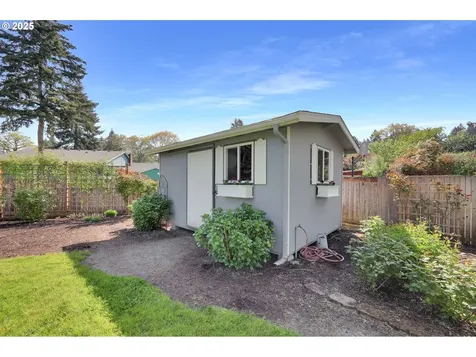 1925 Coventry Way Eugene OR 97405
