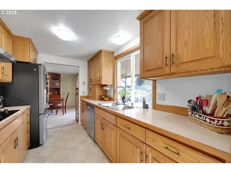 1925 Coventry Way Eugene OR 97405