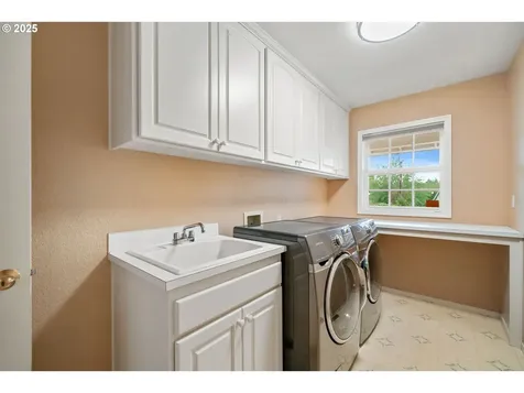 3269 NW Silktassel Drive Corvallis OR 97330