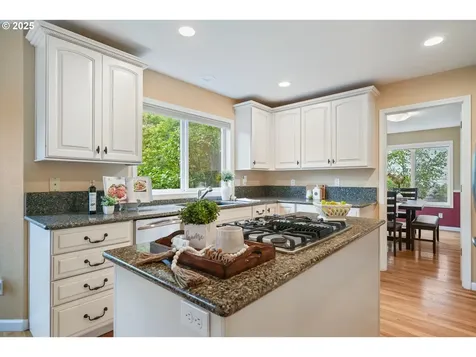 3269 NW Silktassel Drive Corvallis OR 97330