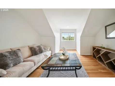 3269 NW Silktassel Drive Corvallis OR 97330