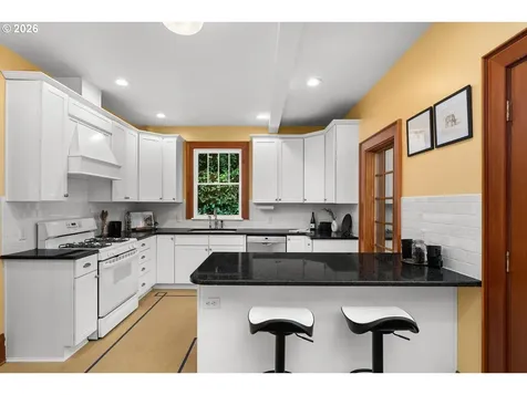 1427 SE Taylor Street Portland OR 97214