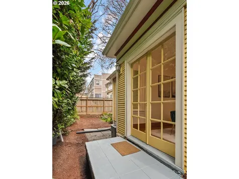 1427 SE Taylor Street Portland OR 97214