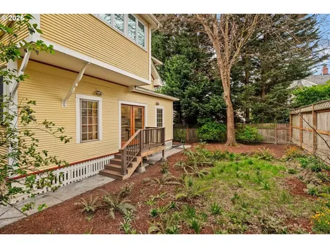 1427 SE Taylor Street Portland OR 97214