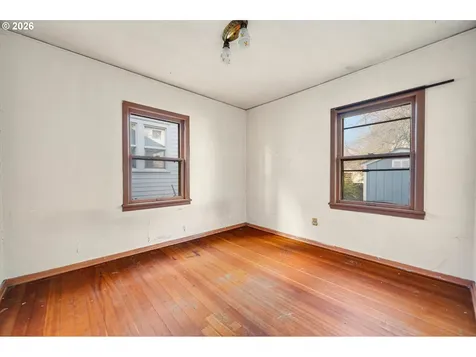 4635 4637 N Congress Avenue Portland OR 97217