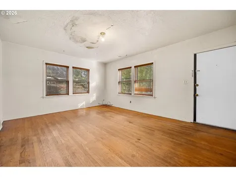 4635 4637 N Congress Avenue Portland OR 97217