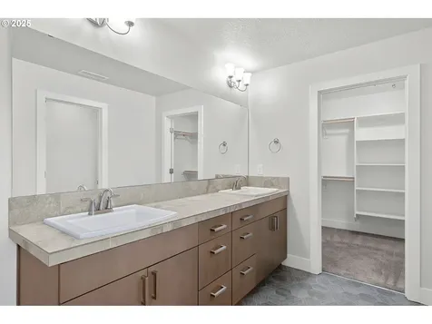 11221 NE 136th Avenue Vancouver WA 98682