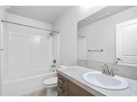 11221 NE 136th Avenue Vancouver WA 98682