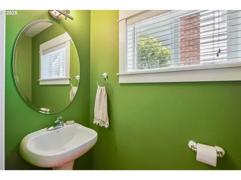 6228 NE 27th Avenue Portland OR 97211