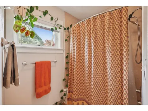 6228 NE 27th Avenue Portland OR 97211