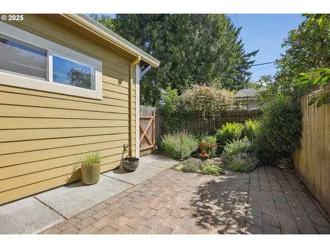 6228 NE 27th Avenue Portland OR 97211