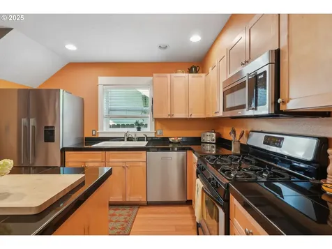 6228 NE 27th Avenue Portland OR 97211