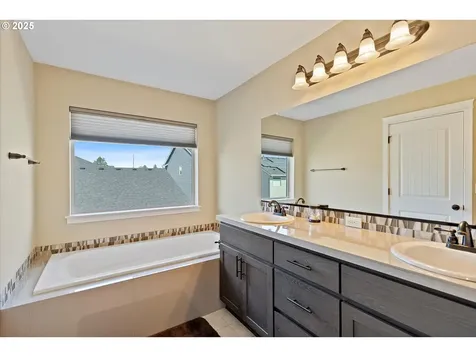 3961 N Boomer Drive Newberg OR 97132
