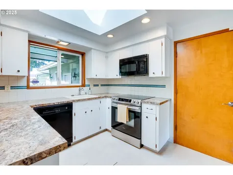 19560 SW Madeline Street Beaverton OR 97078