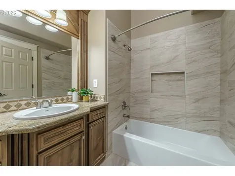 16915 SE 6th Street Vancouver WA 98684