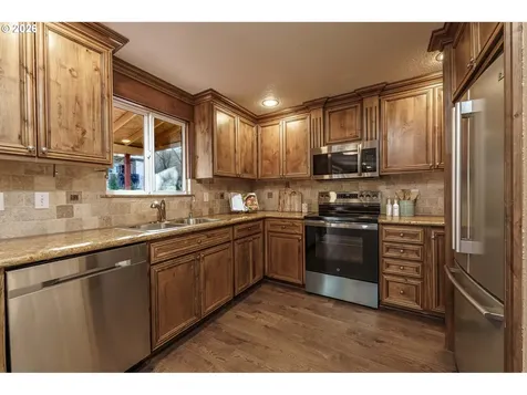 16915 SE 6th Street Vancouver WA 98684