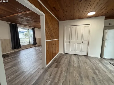 1124 N Old Pacific Highway Myrtle Creek OR 97457