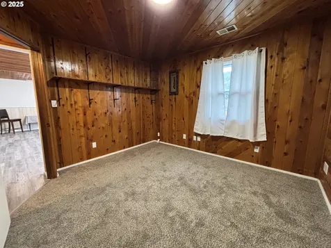 1124 N Old Pacific Highway Myrtle Creek OR 97457
