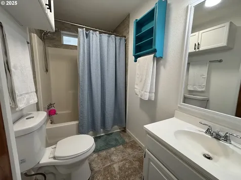 1124 N Old Pacific Highway Myrtle Creek OR 97457