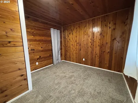 1124 N Old Pacific Highway Myrtle Creek OR 97457