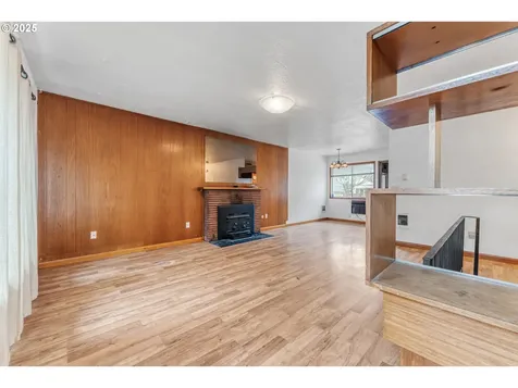 6635 N Columbia Way Portland OR 97203