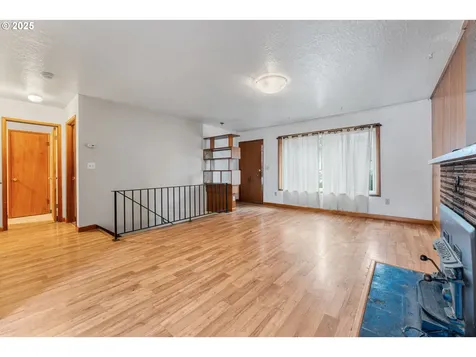 6635 N Columbia Way Portland OR 97203