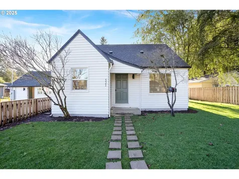 521 Piedmont Avenue NW Salem OR 97304