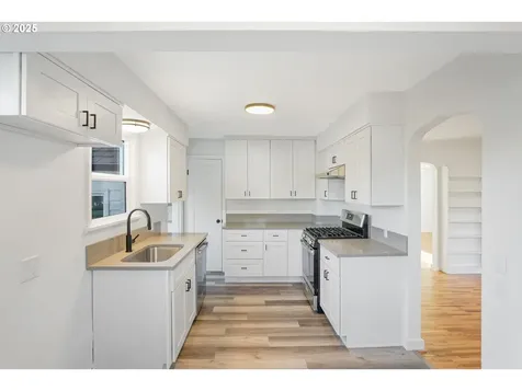 521 Piedmont Avenue NW Salem OR 97304