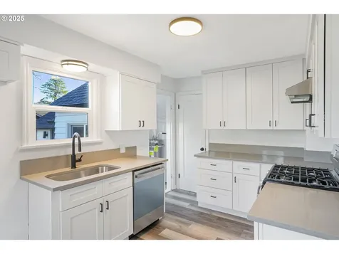 521 Piedmont Avenue NW Salem OR 97304